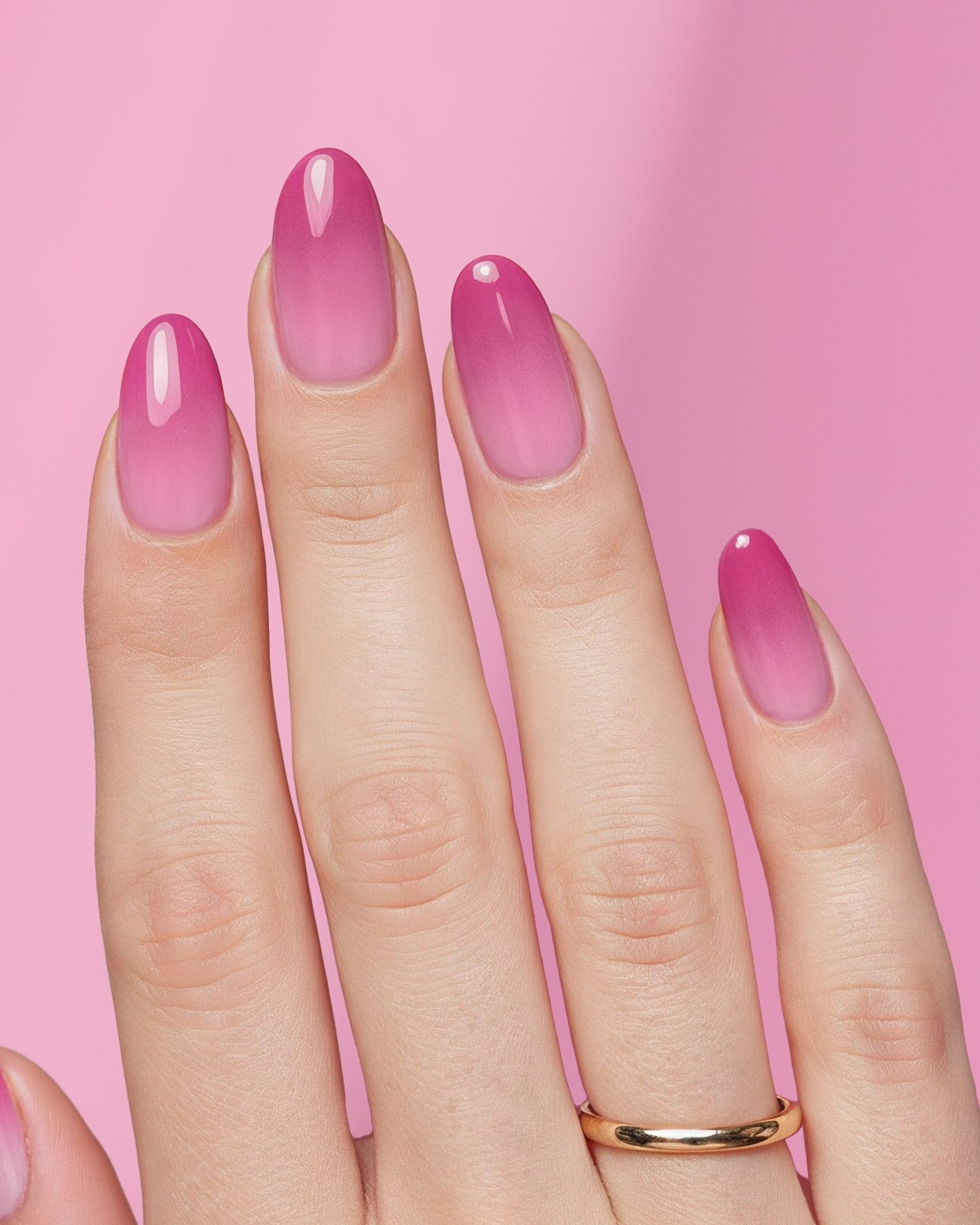 Medium Oval Vibrant Pink Ombre Gradient Medium Oval Vibrant Pink Ombre Gradient β Winter Pink Nails