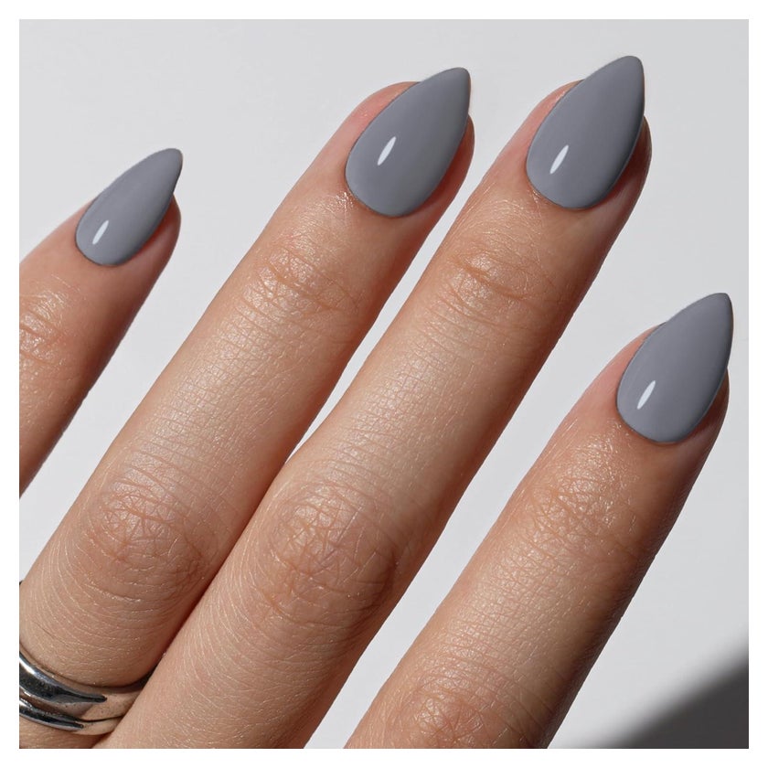 Visible Execution Quality Visual Idea — Short Winter Almond Nails