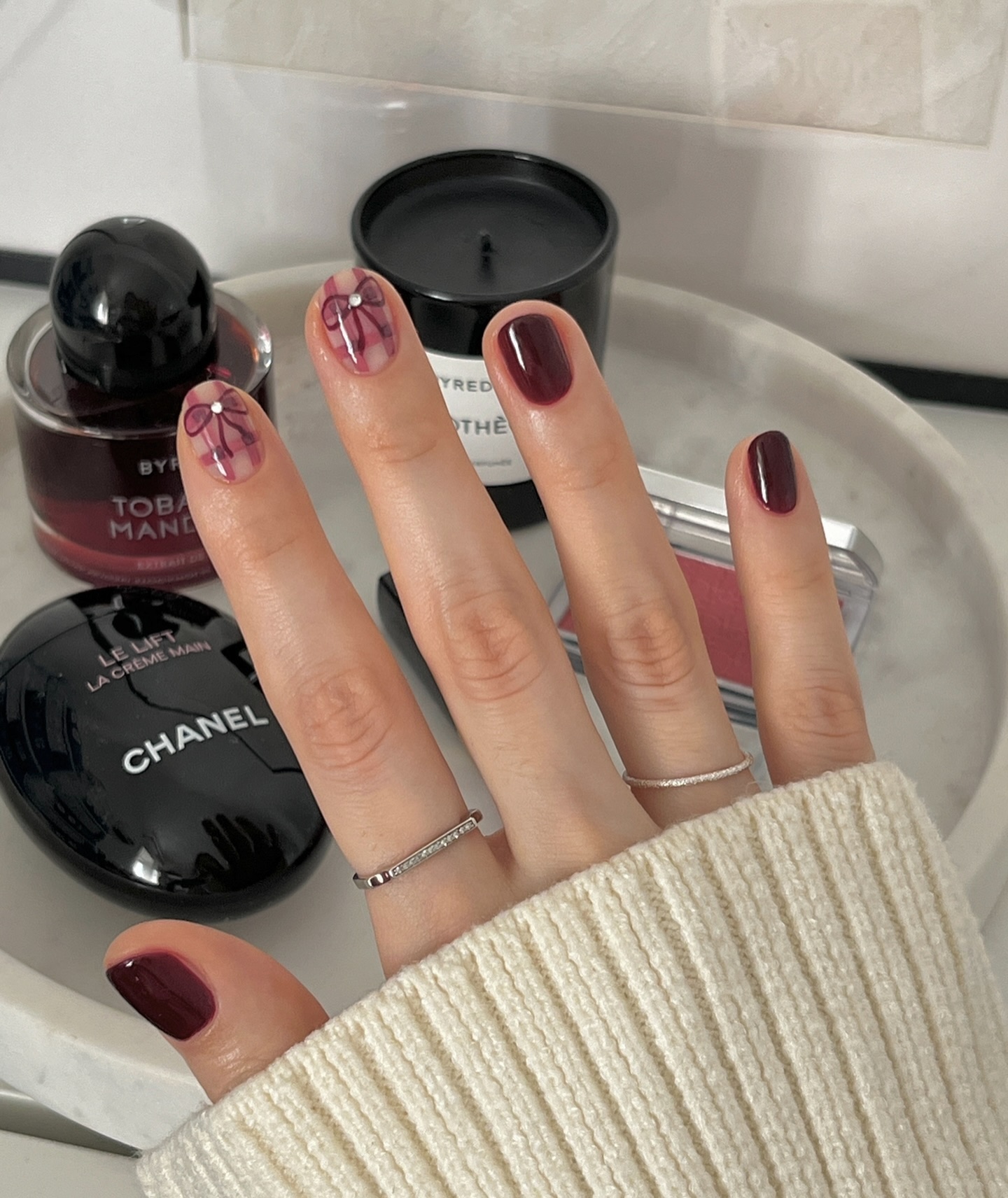 Sheer Nude with Meticulous Dark Red Bows Sheer Nude with Meticulous Dark Red Bows β Winter Bow Nails