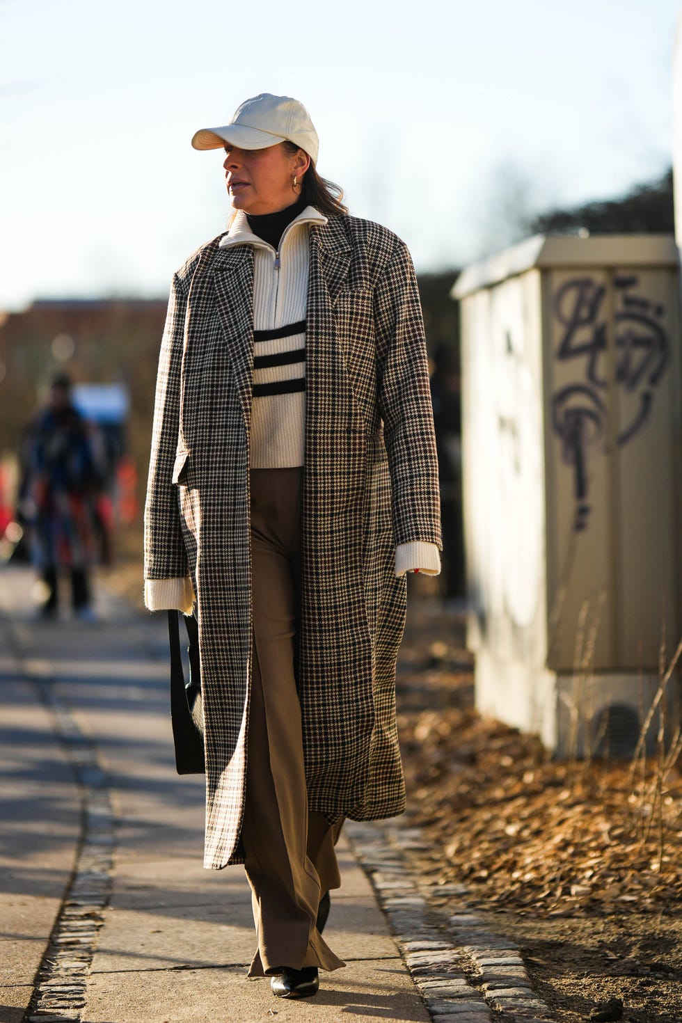 Classic Beige Blazer with Light Blue Shirt and Pink Tie — Old Money Winter Outfits