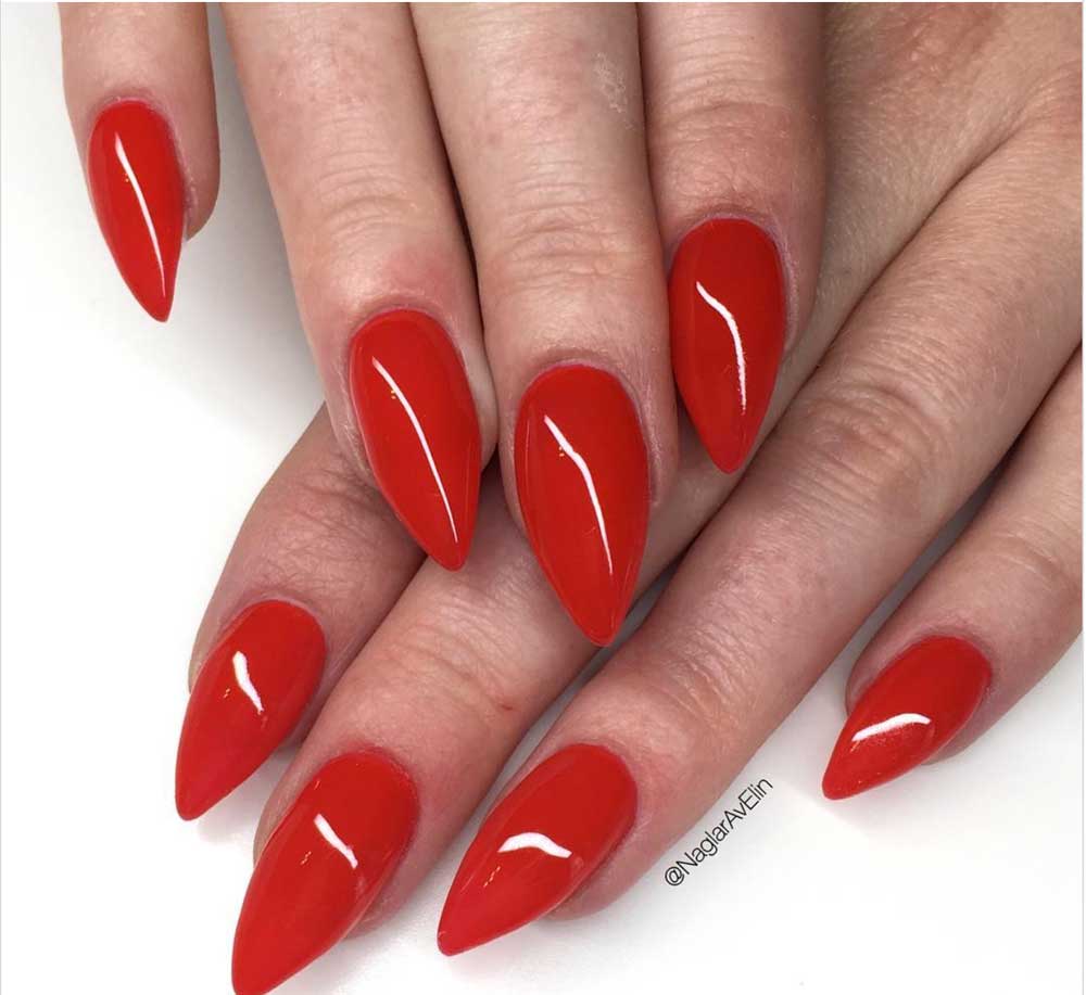 High Gloss Visual Idea High Gloss Visual Idea β Christmas Stiletto Nails 2026
