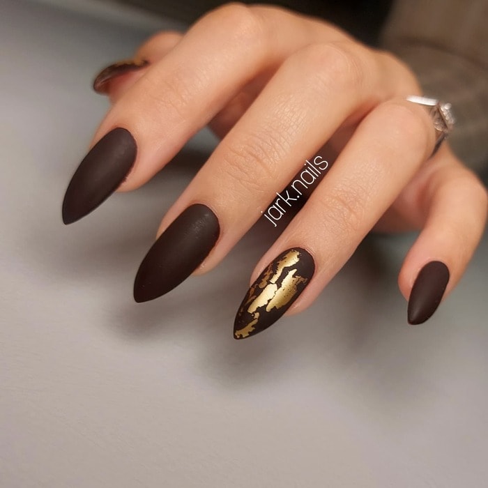 Gold Foil Accent Visual Idea Gold Foil Accent Visual Idea β Winter Almond Nails