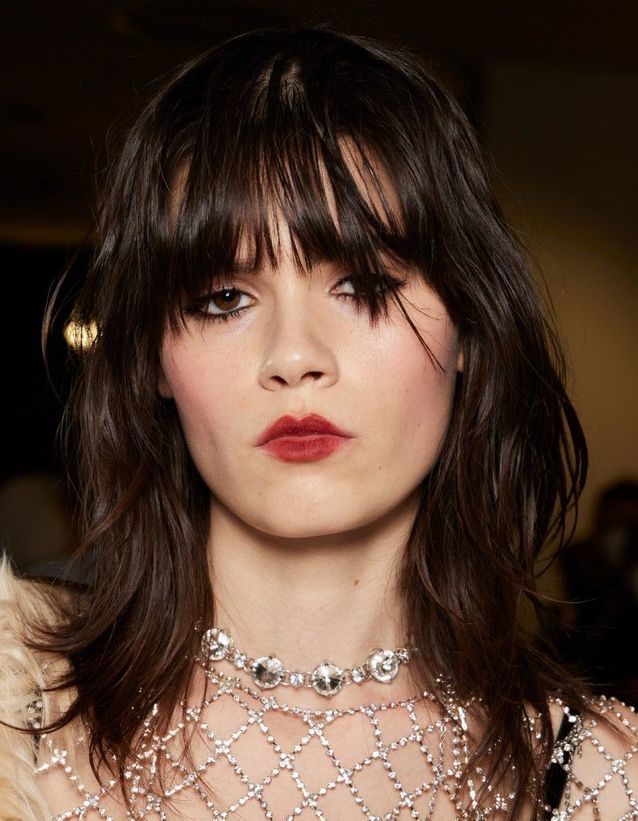 Shoulder Shag With Blunt Bangs — Winter Shoulder Length Hairstyles