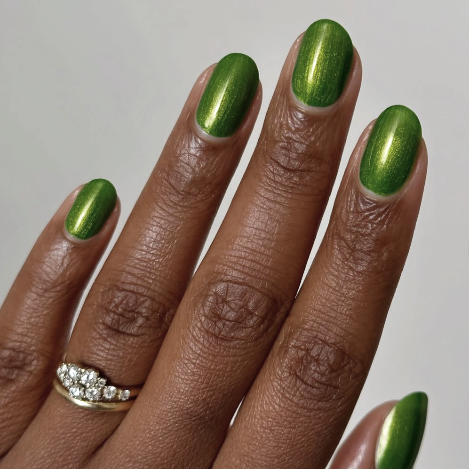Metallic Visual Idea Metallic Visual Idea β Grinch Nails 2026
