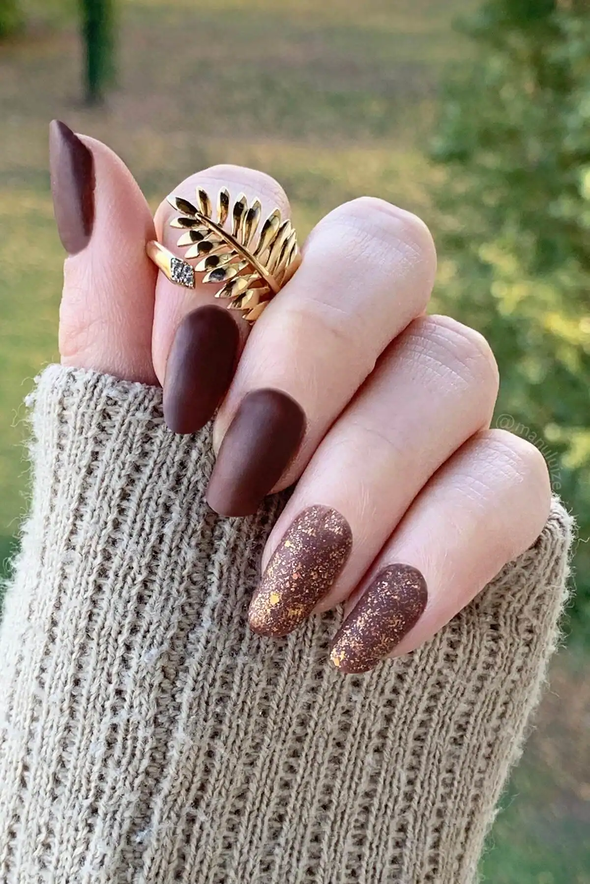 Medium Coffin Matte Brown Glitter Nails — Everyday Winter Nails