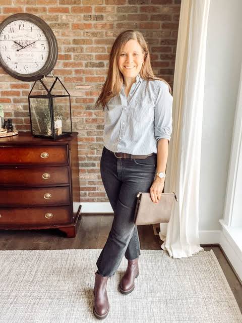 Striped Shirt and Cropped Jeans with Burgundy Chelsea Boots Striped Shirt and Cropped Jeans with Burgundy Chelsea Boots β Chelsea Boots Outfits
