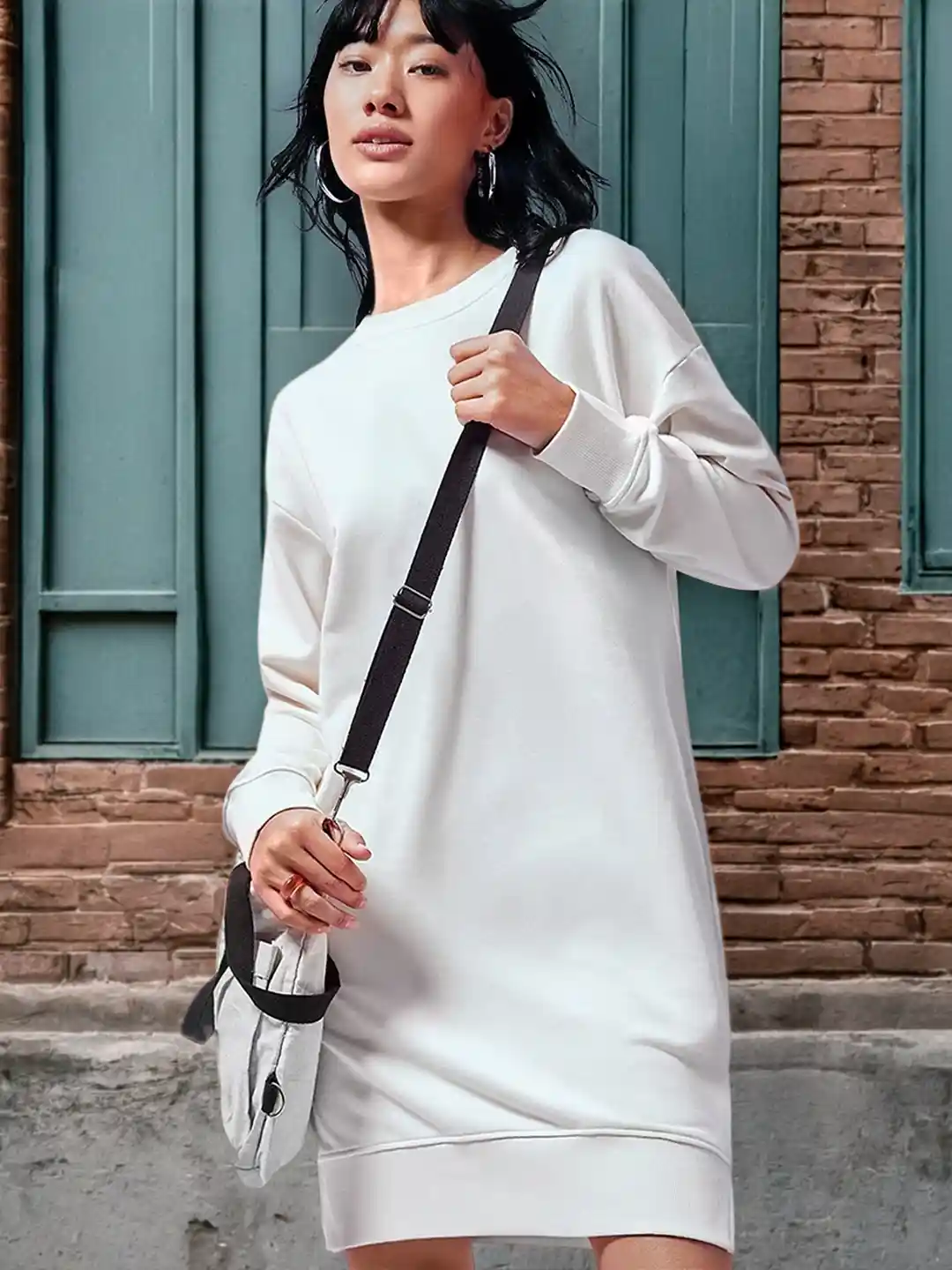 White Oversized Sweatshirt Dress with Crossbody Bag — Sweater Dress Outfits