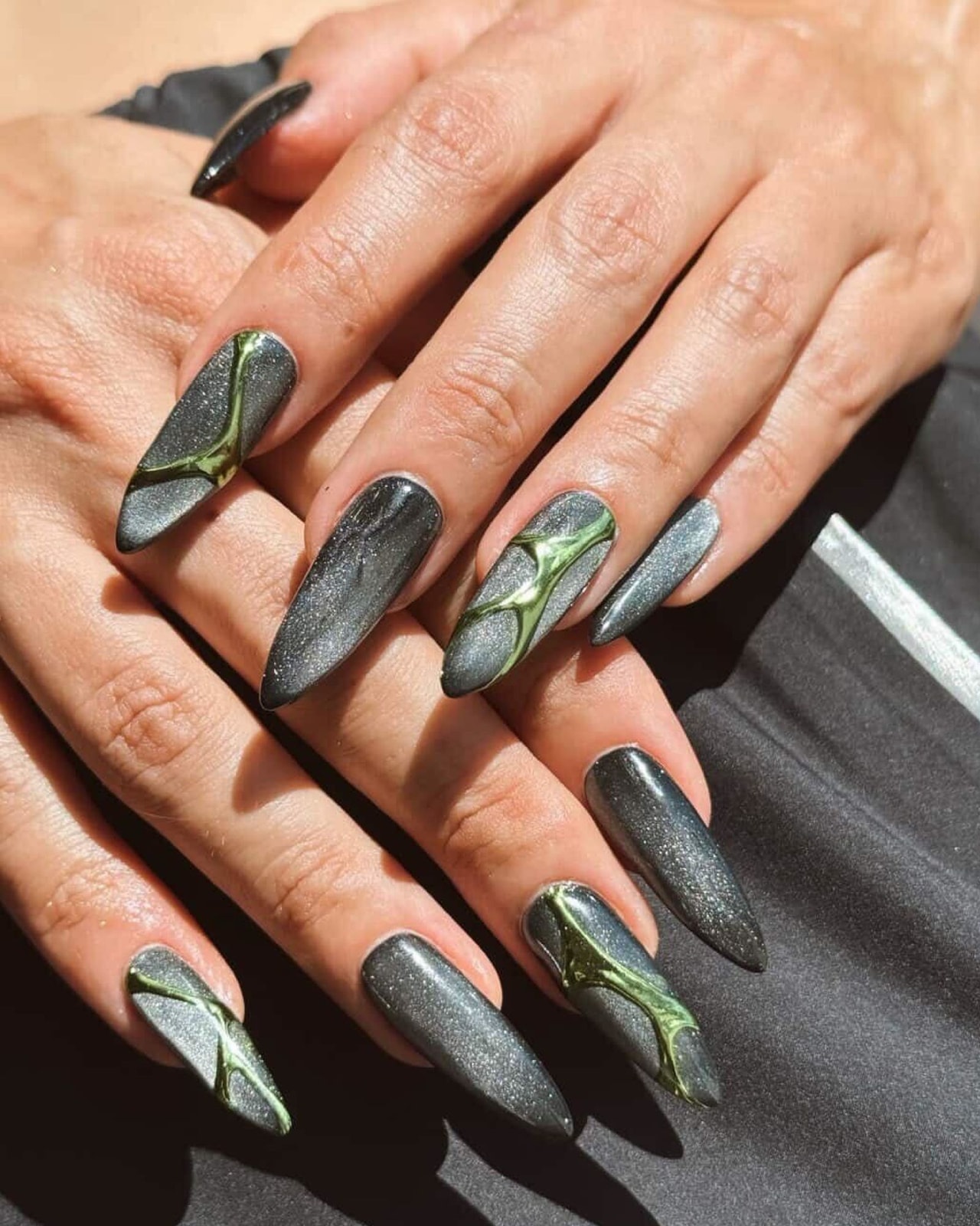 Dark Grey Shimmer Cat Eye with Green Lines — velvet nails