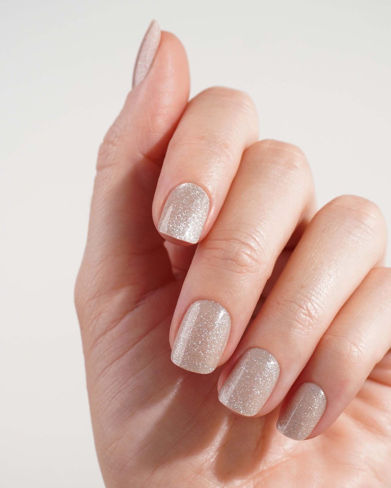 Shimmer Cat Eye Visual Idea — Winter Champagne Nails