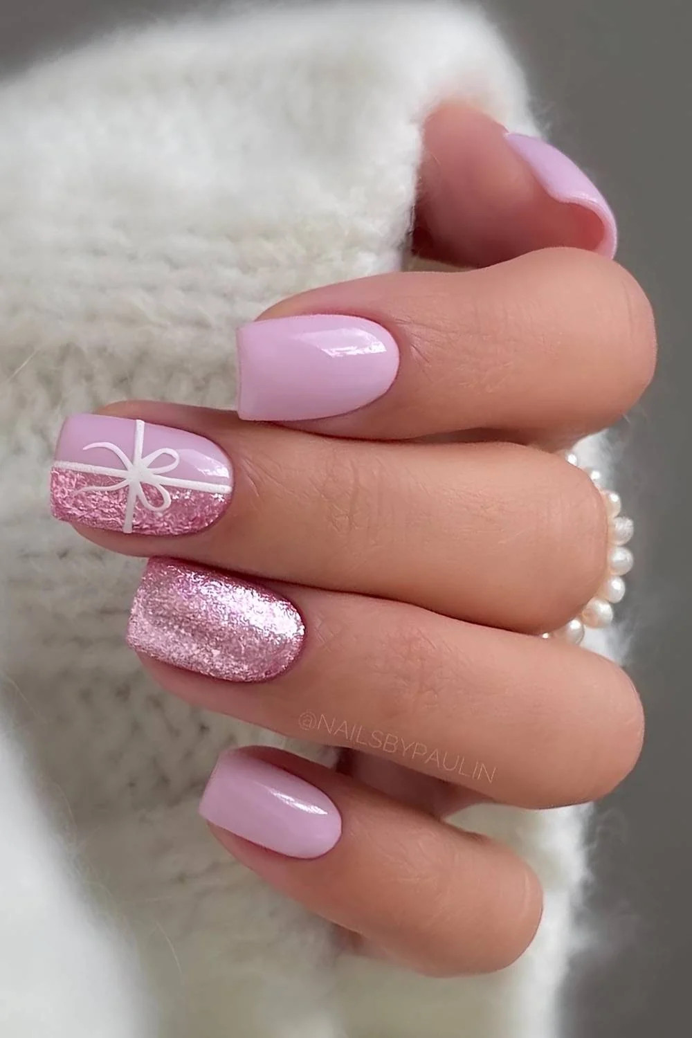 Festive Gift Wrap Accent Nails Festive Gift Wrap Accent Nails β Christmas Square Nails 2026
