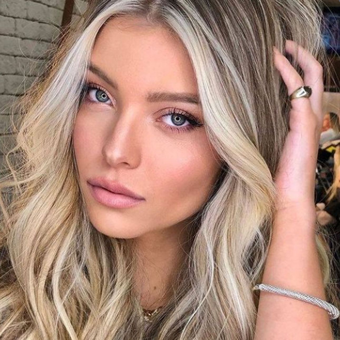 Soft Blonde Money Piece on Blonde Base — money piece highlights
