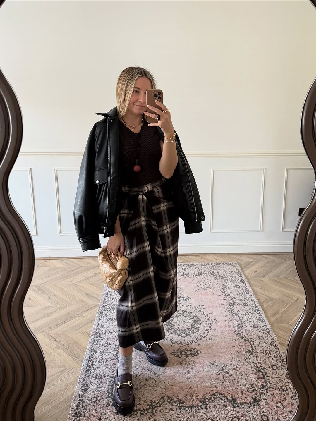 Sophisticated Plaid Maxi Skirt with Leather Jacket and Loafers Sophisticated Plaid Maxi Skirt with Leather Jacket and Loafers β plaid skirt outfits